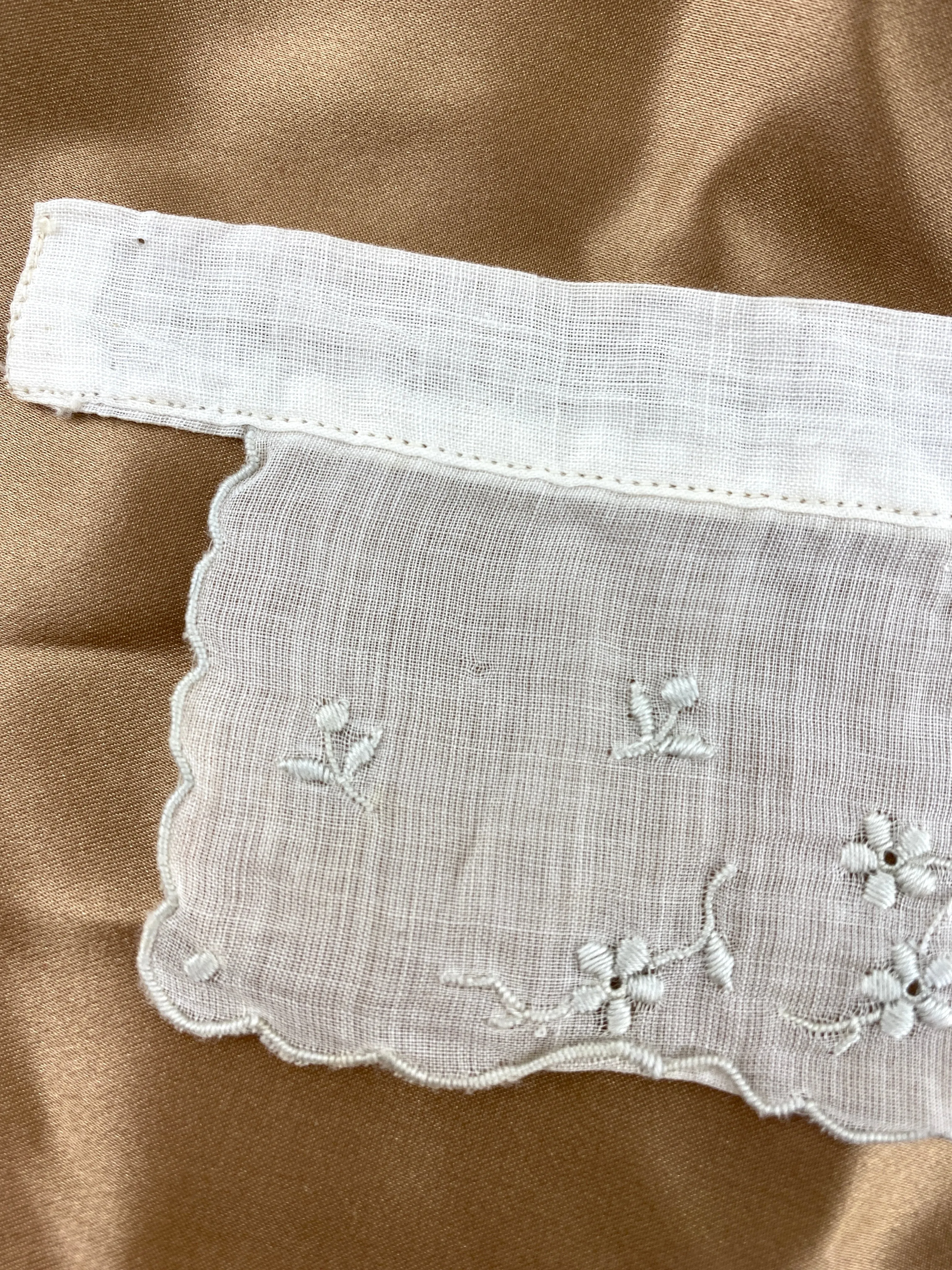 Antique Edwardian White Cotton Floral Embroidered Stand Collar & Matching Cuffs Set