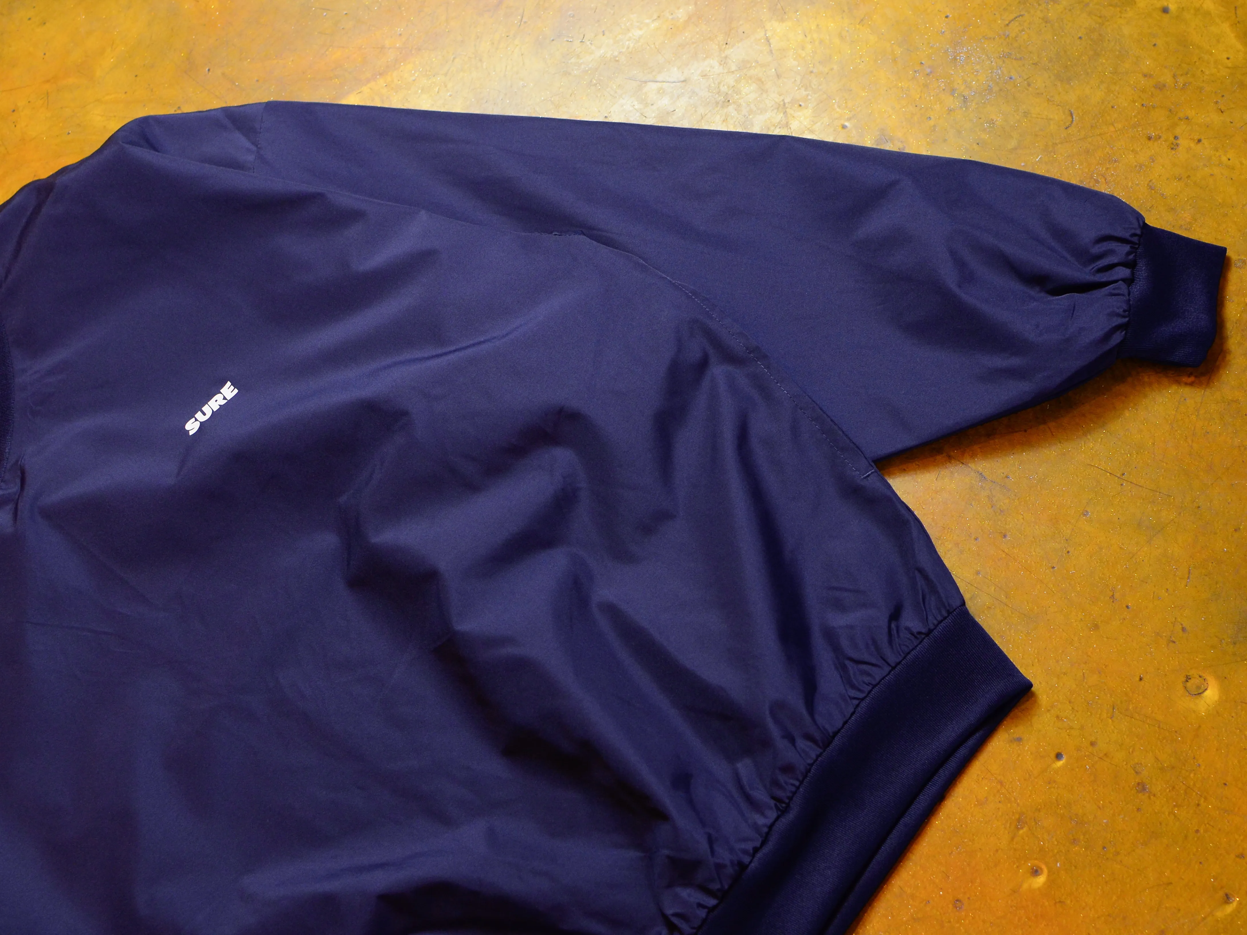 Banner V-Neck Spray Jumper - Navy