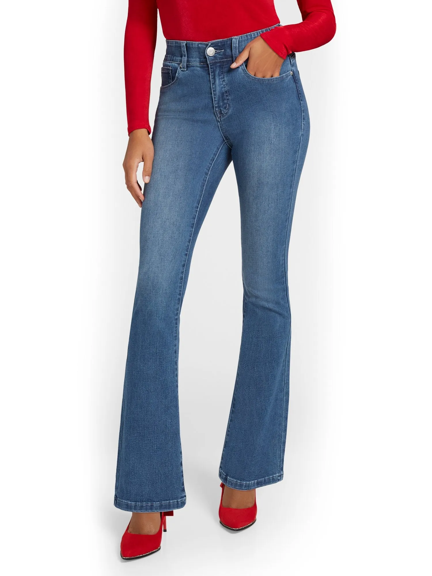 Curvy High-Waisted Bootcut Jeans - Light Wash