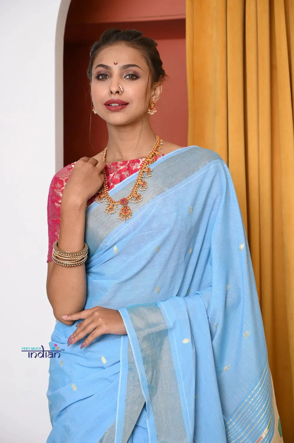 EXCLUSIVE! Traditional Handloom Powder Blue Cotton Paithani With Parrot Pallu