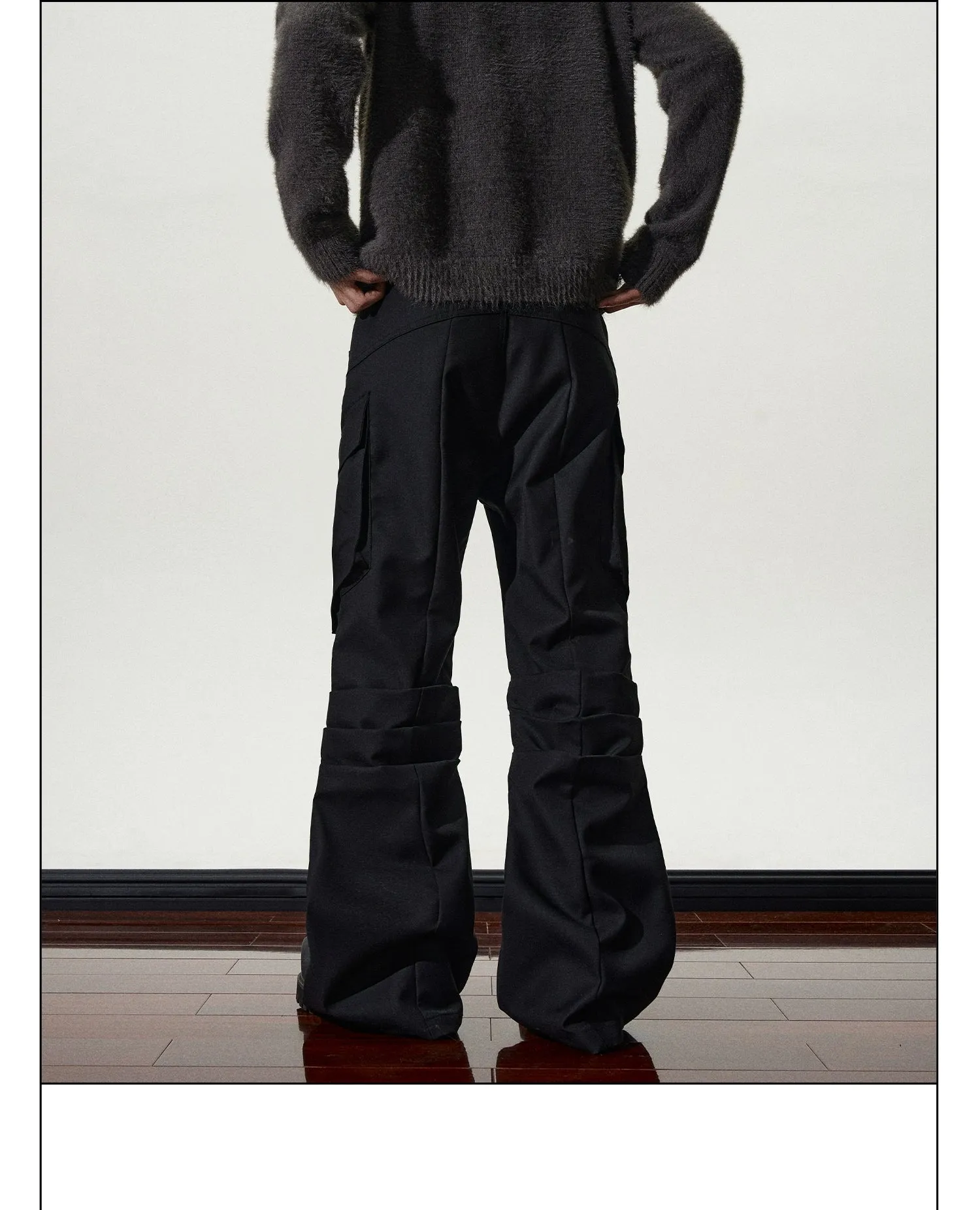 Multi-Pleats Flared Cargo Pants