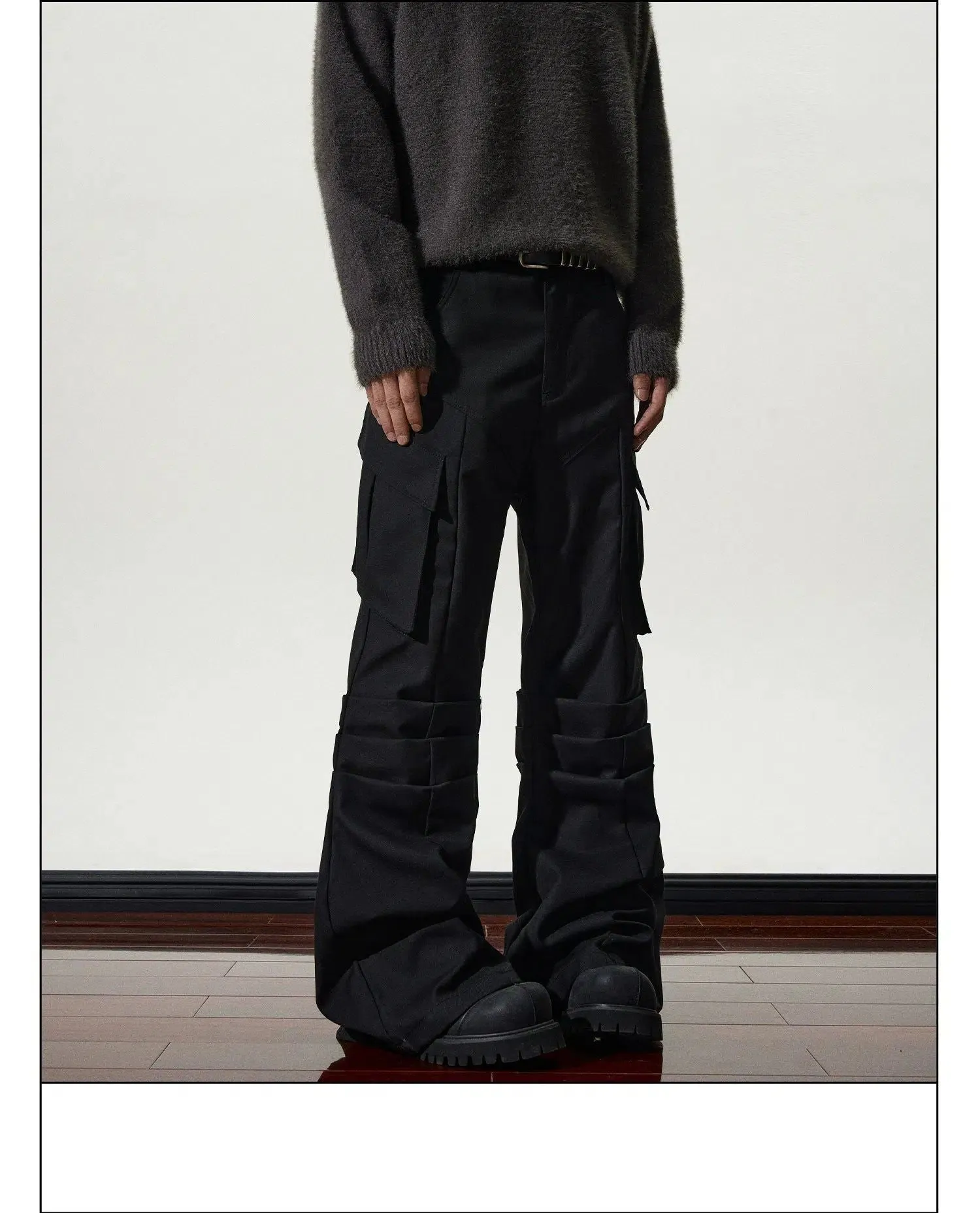 Multi-Pleats Flared Cargo Pants