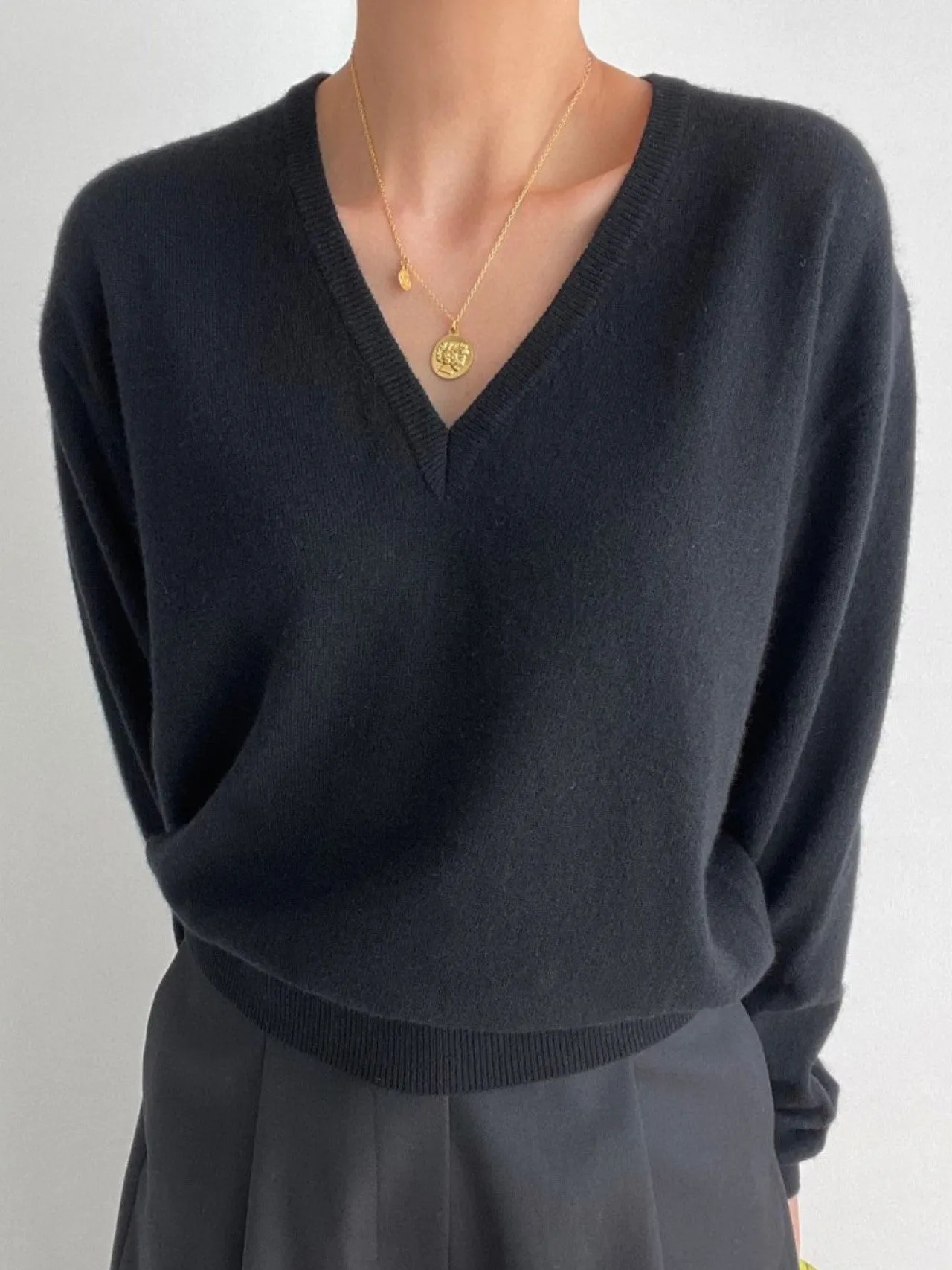 WOOL CASHMERE V NECK KNIT