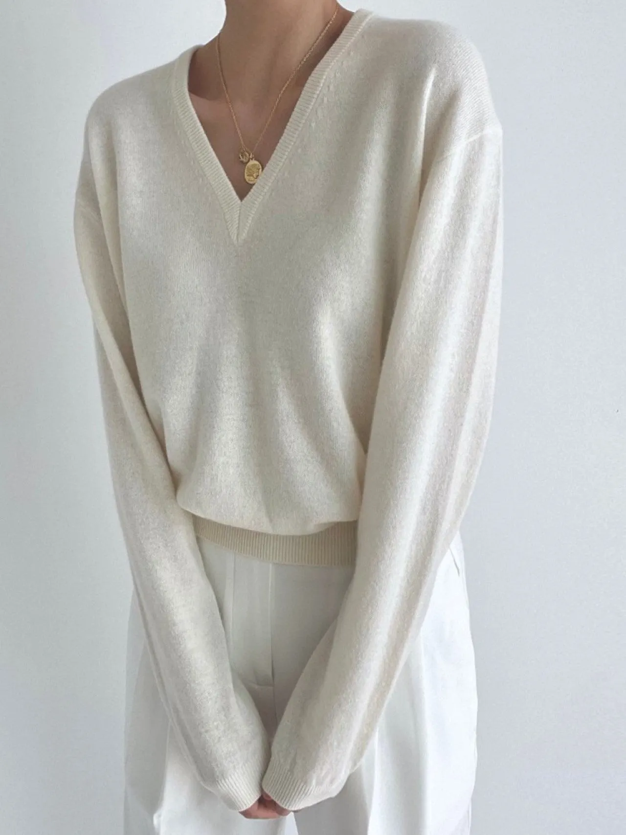 WOOL CASHMERE V NECK KNIT